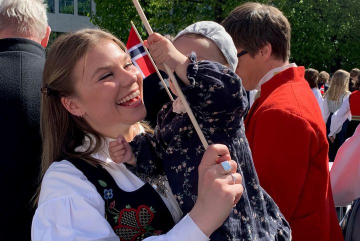 Nordmenn eier bunader for over 30 milliarder kroner, viser tall fra Norsk institutt for bunad og folkedrakt. Foto: Fremtind.