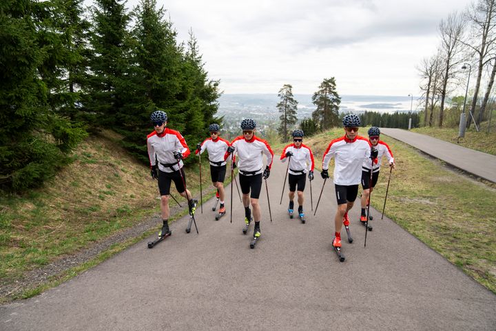 Fra venstre: Mattis Stenshagen, Sondre Ramse, Mikael Gunnulfsen, David Thorvik, Henrik Dønnestad og Jonas Vika danner det sterke Team Swix-laget kommende sesong.