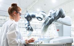 ABBs samarbeidsrobot YuMi gjør at langt flere sammenstillingsoppgaver kan automatiseres på en sikker og effektiv måte.