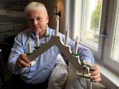 Denne adventsstaken begynte å brenne om natten, forteller brannekspert Odd Magne Skjerping i Frende.