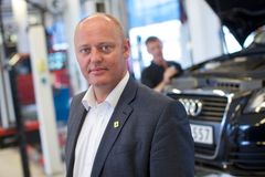 NAF-sjef Stig Skjøstad advarer mot en ny avgiftsbølge på bil (Foto: NAF)