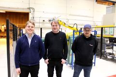 Bendik, Roy og Petter Rakvåg har klokketro at å levere kortreist glass er en god forretningsidé.
