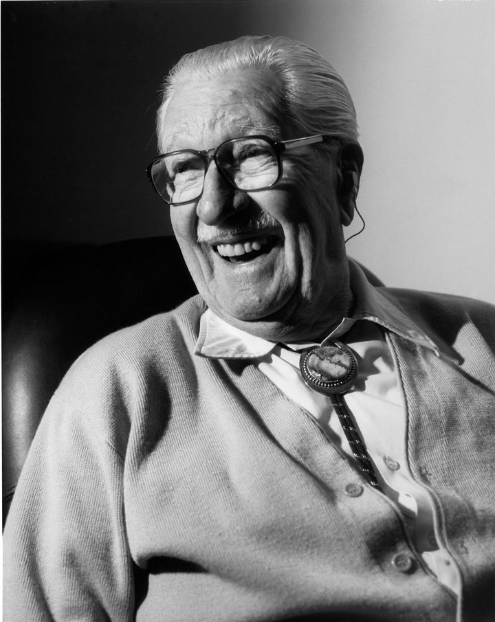 Carl Barks levde nesten hele det forrige århundre, fra 27 mars 1901 til 25 august 2000. Hans historier fra Andeby er så gode at de med rette kalles klassikere.Copyright: Egmont.