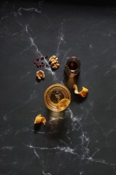 En nyhet er The Metropolitan Bar, som serverer biodynamisk vin og bærekraftige cocktails. Den første i sitt slag til sjøs.