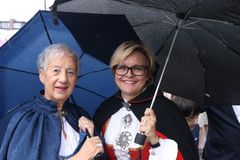 — Vi setter enormt stor pris på denne generøse gaven som gjør oss i stand til å redde flere liv og øke sjøsikkerheten kraftig i Trondheims-fjorden, sier generalsekretær i Redningsselskapet Rikke Lind (t.h.) her sammen med Anna-Synnøve Bye. Foto: Redningsselskapet