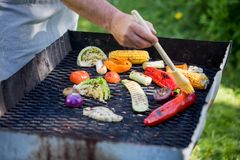 Grillede grønnsaker er en kjapp og enkel måte å heve standarden på grillmåltidet og sørge for at alle spiser nok grønnsaker i løpet av sommeren.