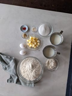Alt du trenger når du skal bake lussekatter. Foto: brodogkorn.no