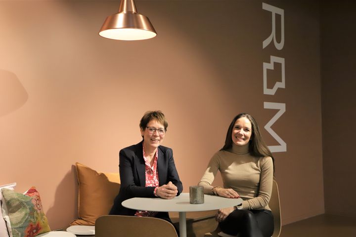 Forvaltningsdirektør Ellen Langeggen og utleiemegler Ida Grønli Gran med ansvar for ROM feiret nyoppussede Wergelandsveien 1-3 i Oslo - det nyeste tilskuddet til ROM.