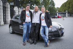 REKORDKLARE: Globetrotterne Øystein Djupvik (t.v.), Tay-young Pak og Gunnar Garfors er klare for verdensrekordforsøk i reising. 20 av USAs stater på 24 timer er målet for gutta!