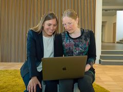 Anne Marthine Rustad (til venstre) og Signe Riemer-Sørensen hos SINTEF Digital får ansvaret for
å samle de norske miljøene som arbeider med kunstig intelligens.