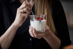 Yoghurt er blitt attraktivt for flere forbrukergrupper. Foto: Melk.no