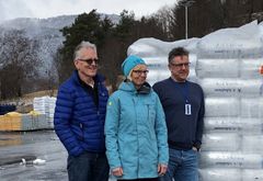 Tre som har jobbet for å få til et innovasjonssenter: F.v: Arvid Gjerde- styreleder i Nordveggen, Solveig Brøste Sletta - daglig leder i Nordveggen og Tom Samuelsen i Romsdal Innovasjon. Foto: Per -Kristian Bratteng