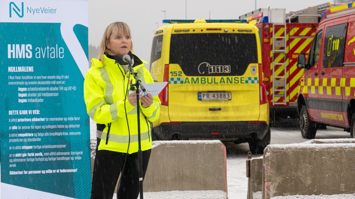 - Vi har sammen med Hæhre bygget ny del av E 39 mellom Kristiansand og Mandal som sparer liv, fjerner møteulykkene og får trafikken effektivt fram. Sistnevnte er særlig viktig for næringstrafikken og for pendlere, sier Anette Aanesland, administrerende direktør i Nye Veier.