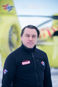 Pilot Geir Arne Mathiesen har ofte følt på frustrasjonen av å måtte lete etter pasienten. Foto: Fredrik Naumann/Felix Features