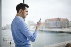 Med app fra Verisure kan du styre huset uansett hvor du befinner deg