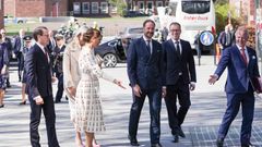 Det norske og det svenske kronprinsparet sammen med Håkon Haugli og Ole Petter Ottersen. (Foto Fredrik Ahlsen / Maverix)