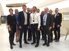 SAMARBEID. Nå jobber nøkkelpersoner i Frende og Hudya for lansering 1. november. I første rekke: Pål Lauvrak (Hudya), konsernsjef Vegar Styve (Frende) og Erik Bjordal (Frende).