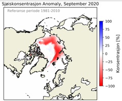 Her ser du utbredelsen av sjøis i oktober i år sammenlignet med gjennomsnittet i perioden 1981-2010. I rødt vises områdene hvor det mangler is: nord for Russland, i Barentshavet, og rundt Svalbard. Illustrasjon: Meteorologisk institutt / EUMETSAT
