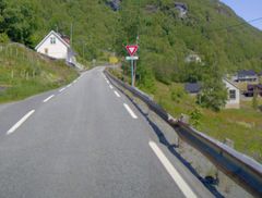 Riksveg 13 ved Håra.