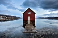 Kommuner over hele landet blir påvirket av klimaendringene. Vann på avveie er blant utfordringene mange står overfor. Kunnskap om klimatilpasning kan gjøre kommunen bedre rustet i møte med endringene. Foto: © Bjørn Jørgensen / NN / Samfoto