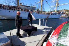 GUDMOR: Bärbel Rasmussen fikk æren av å døpe RS 155 "Bendt R. Rasmussen".