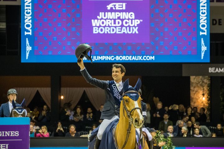 Den norskeide hesten VDL Edgar M tok brasilianske Marlon Modolo Zanotelli til rytterens første World Cup-seier lørdag kveld i Bordeaux. (Foto: FEI/Eric Knoll)