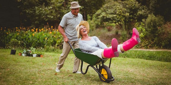 Et seniorlån kan være med på å gi deg en god pensjonisttilværelse, hvis du er klar over fordelene og ulempene ved det. Foto: Istockphoto.