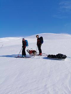 Nydelig vær  og skiføre denne aprildagen i Sealkavagge,i Narvik fjellene Foto: Trond Baadstø