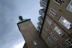 På Bredtveit kvinnefengsel har de kun én mannlig fastlege, og bygningsmassen er gammel. – Når de slår hodet i veggen i tredje etasje, hører man det i første, sier tidligere innsatt og fadder i stiftelsen Wayback. Foto: Kriminalomsorgen