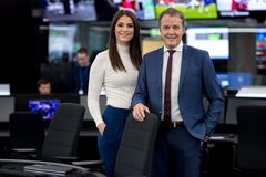 Ingrid Halstensen og Sturla Dyregrov i TV 2 sitt nye studio på Media City i Bergen. Foto: Alex Iversen, TV 2.