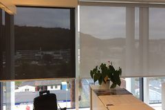 Kombinerer man innvendig solskjerming med Cool-Lite Xtreme 70/33 gir en g-verdi under 0,15.