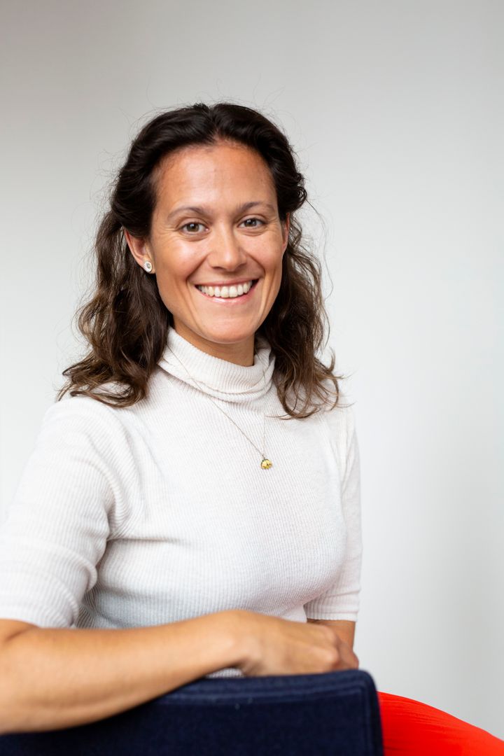 Maria Østerhus Lobo blir ny kommunikasjonssjef i handels- og tjenstenæringens hovedorganisasjon, Virke.