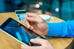 Med lanseringen av Apple Pay i Norge like om hjørnet blir det spennende å se om den amerikanse giganten kan utfordre Vipps' dominante markedsposisjon i tiden fremover. FOTO: DRAGANA GORDIC/FREEPIK