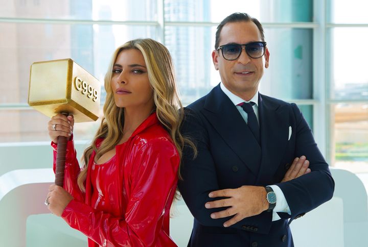 GSB hires Sophia Thomalla as Blockchain Ambassador: Since the morning hours of today, December 8th, 2020, one of the most exciting commercials of the year 2020 has been running in the middle of Times Square in New York.