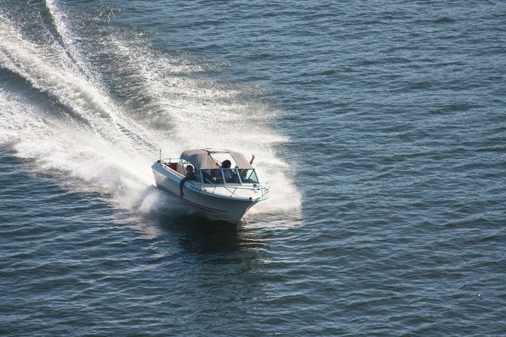 Hele 1 av 3 båtførere stoler ikke på andre de møter på sjøen. Foto: Pixabay.