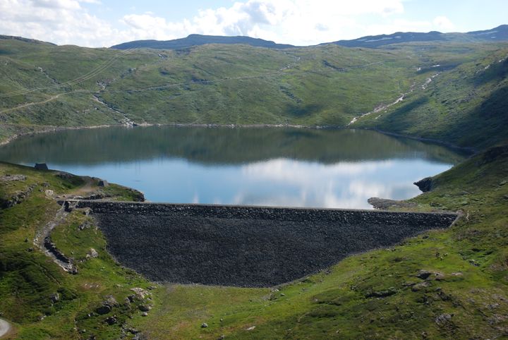 Dam Vasset i Lærdal. Selskapet har sin største vannkraftproduksjon i Lærdal.
