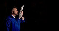 Forsker Sein Harris Olsen har gjort flere vitenskapelig funn i Catch. Blant annet bør levendelagret torsk som skal brukes til saltfisk, lagres på is og prosesseres etter at rigor-forløpet er over. Foto: Jon-Are Berg-Jacobsen/Nofima