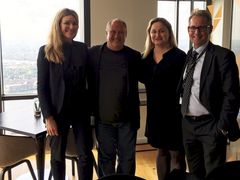 Hilde Hukkelberg, leder av Innovasjon Norges kontor i London, Jostein Svendsen, seriegrunder og daglig leder i FMB Development, statssekretær Dilek Ayhan og Atle Idland, leder av Corporaters kontor i London.(Foto: Innovasjon Norge)