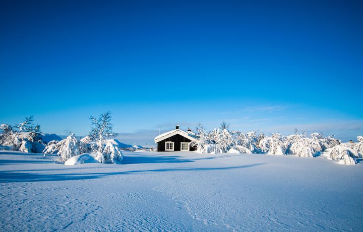 Nær 1,2 millioner nordmenn oppgir at de skal utnytte den siste snøen på hytta eller fjellet denne påsken. Foto: Fremtind.