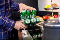 Snap Pack fester boksene sammen og de brytes enkelt fra hverandre.