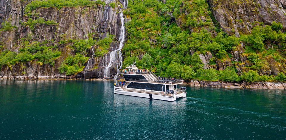 BrimExplorer_Berg_Trollfjorden