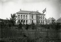 Den første bygningen som ble tatt i bruk til museumsutstilling var oppført i 1894. Før den tid var museet i leide lokaler i Baptistkirken i Strandskillet. Foto: Norges arktiske universitetsmuseum