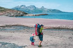 NORGESFERIE: Slunken lommebok og sent ute med ferieplanene? Det er fortsatt mulig å få fine opplevelser både til lands og til vanns i sommer. Foto: Gosia Dvorakova