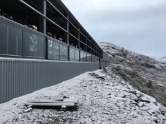 Bygget i Tjoadalen vest for Hallingskeid like før dei siste stålplatene kom på plass. Foto: Ingunn Halvorsen/Bane NOR