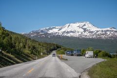 Rasteplass på E6 i Troms. (Foto Jarle Wæhler)