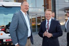 Samferdselsminister Ketil Solvik-Olsen og konsernsjef i Bertel O. Steen, Bjørn Maarud. Foto: Jarle Nyttingnes / Bertel O. Steen