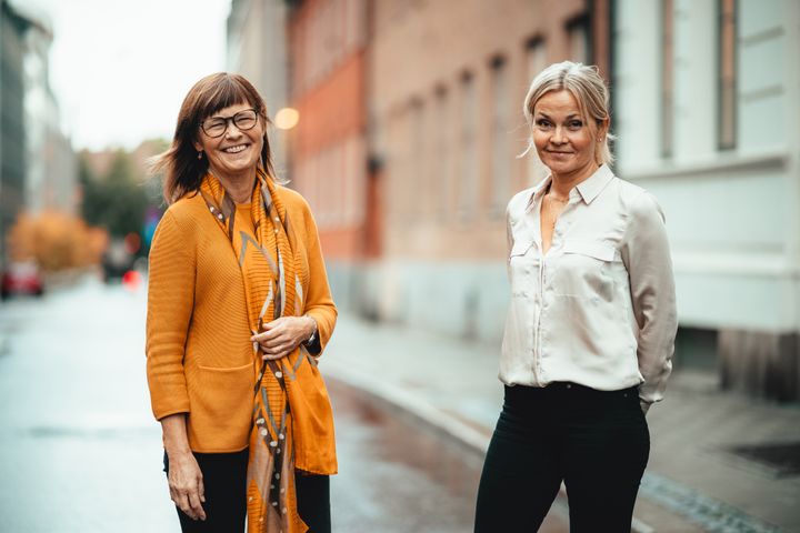 F.v Elisabeth Ege, direktør & Camilla Lynne Bakkeng, fag- og kommunikasjonsleder, Akan kompetansesenter. Foto: Haakon Dueland