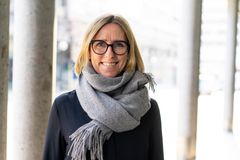 – Kjør enten veldig tidlig eller veldig sent, råder skadeforebygger Therese Hofstad-Nielsen i Fremtind.