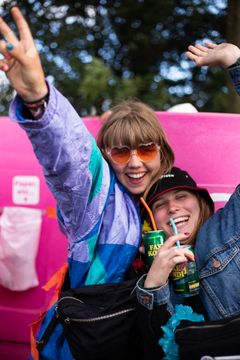 Festivaldeltakere som har testet ut de nye pissoarene i Danmark har vært utelukkende positive. Ikke minst for at de slipper å stå i lange dokøer. Foto: Maria Cristina Sega
