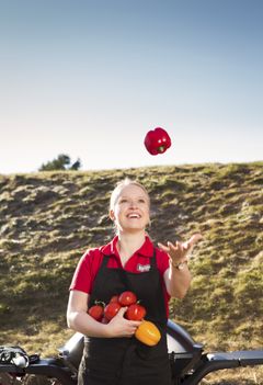 POPULÆR PÅ GRILLEN: Lam på grillen har tatt Norge med storm. Webers grillekspert Siv Elise Friestad vet hvordan du får et perfekt resultat.